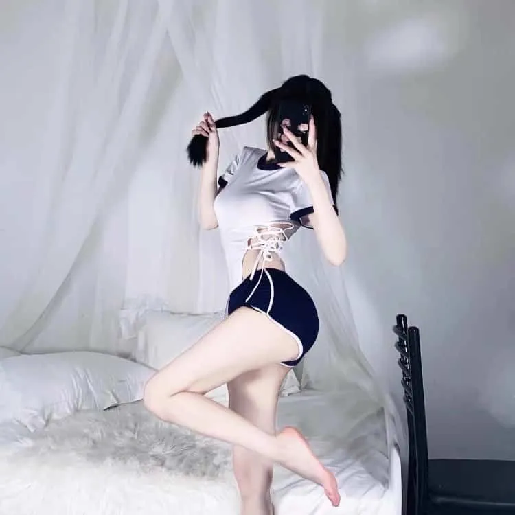 【反战童话】《哈尔的移动城堡》原著《魔法阿妈》？(非日影) -> 改用：《玛丽与魔女之花》米林宏昌：继承吉卜力画风的魔幻冒险奇遇