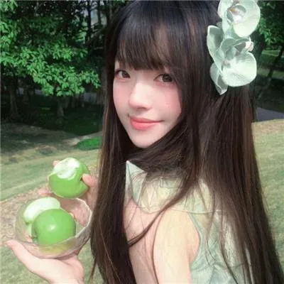 甜宠漫改剧《女神降临》车银优文佳煐：丑小鸭靠化妆变身校花，两大男神神仙打架