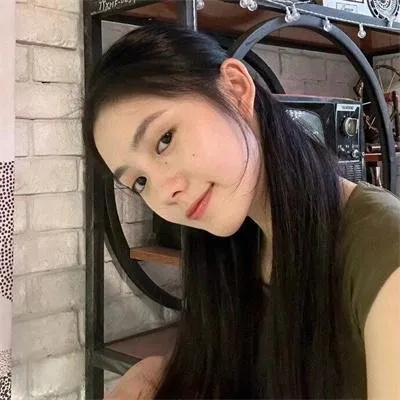 大尺度复仇惊悚《假面女郎》无删减版在线：容貌焦虑逼疯普通女孩，整容杀人走上绝路